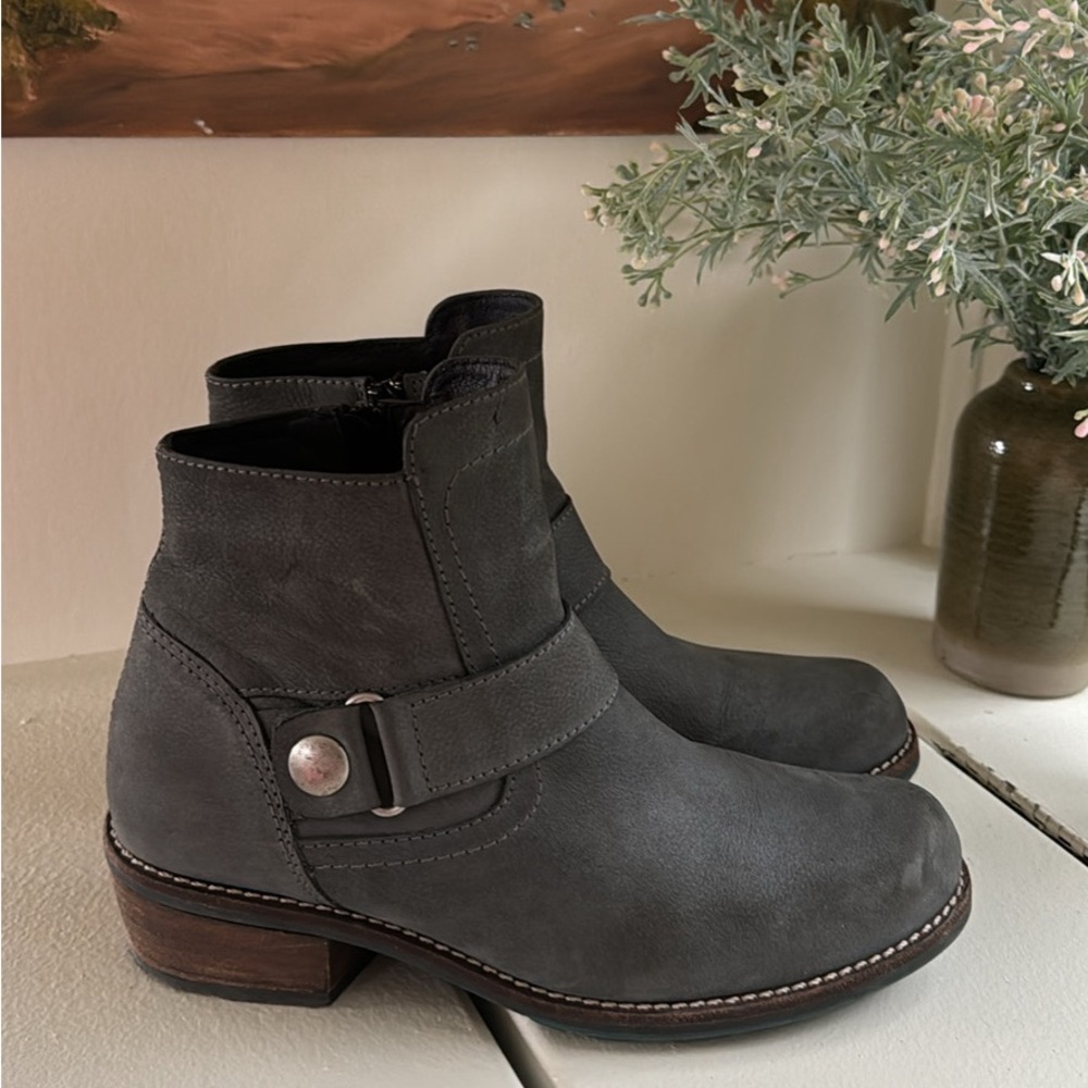 Like New! ✨ Wolky Leather Ankle Boots